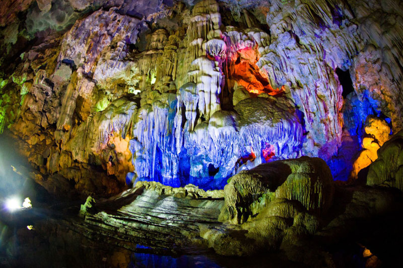 halong bay one day tour thien cung cave.jpeg